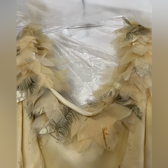 ‼️FM‼️Gilar 4 Butter Yellow Silk Dress - Picture 3 of 6